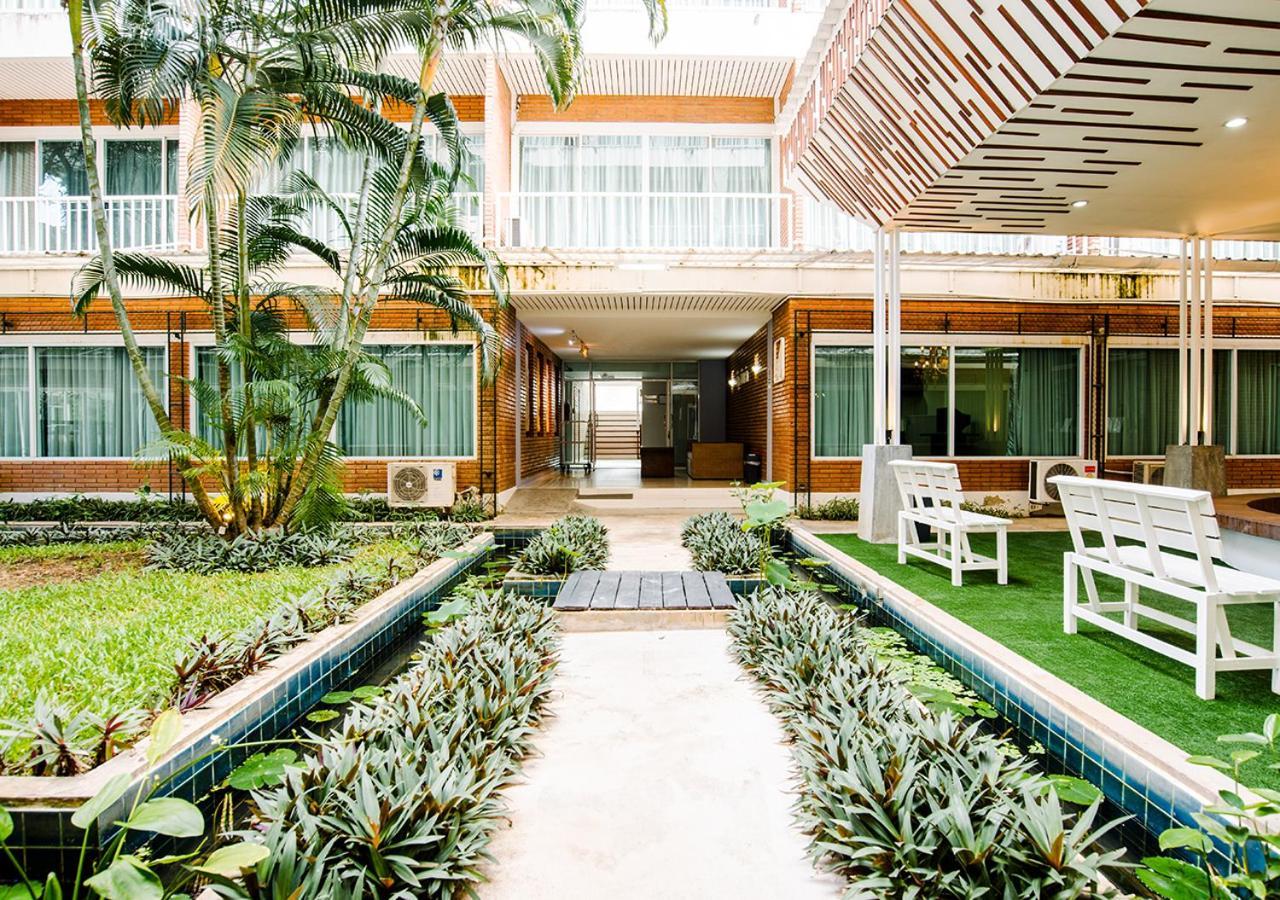 B2 Resort — Photos 1